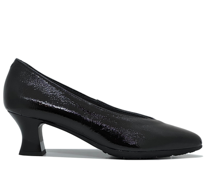 Pitillos Ladies Crinkle Patent Low Heel Court Shoe